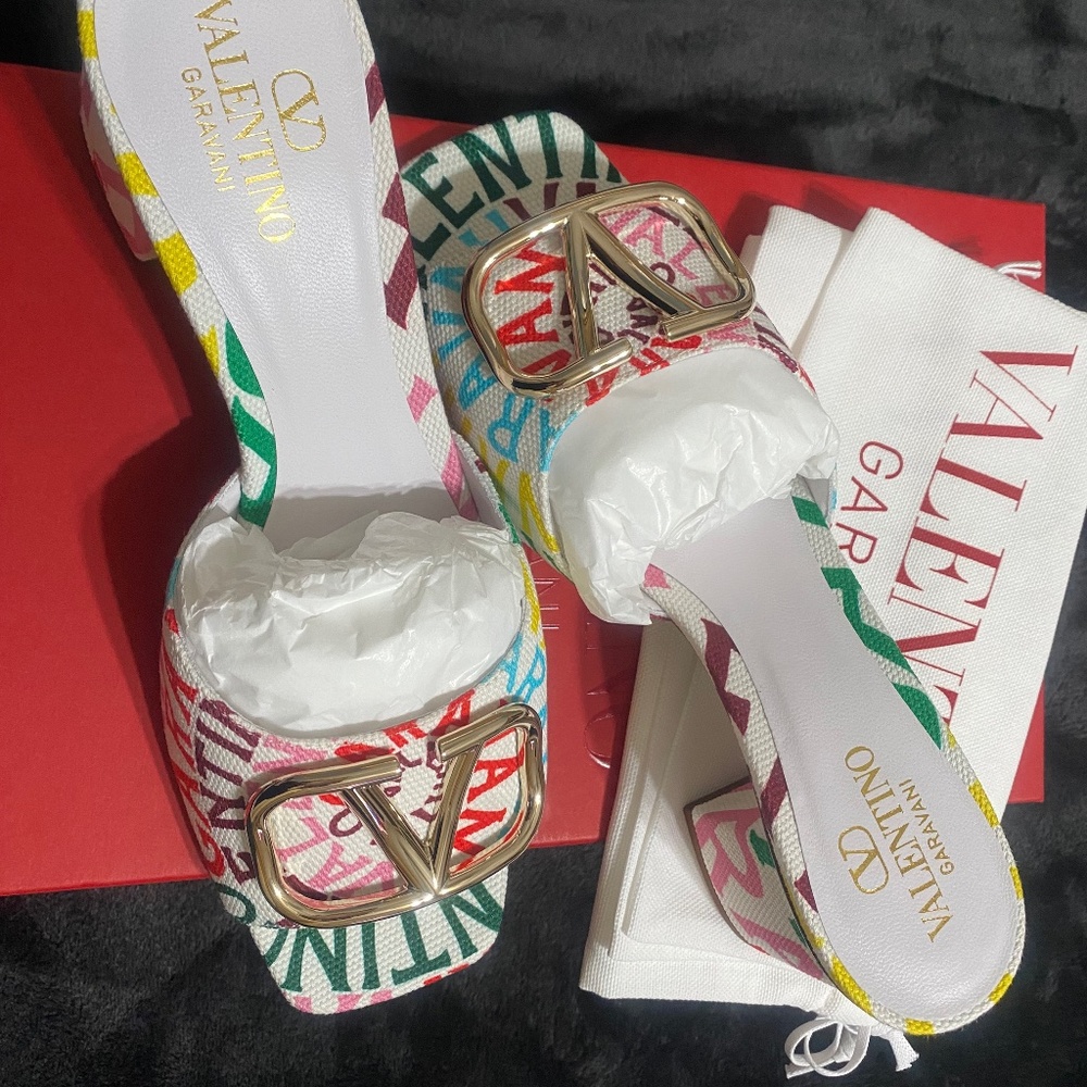 Never worn/ Brand New Valentino Cloth Sandals